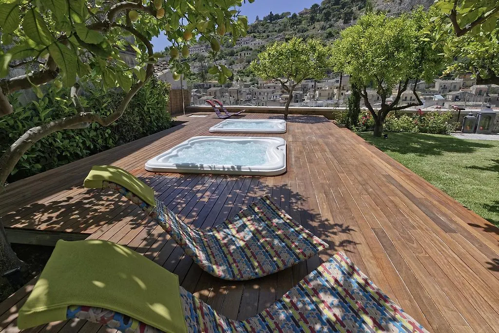 Hotel Edel Modica 3*,  Italia